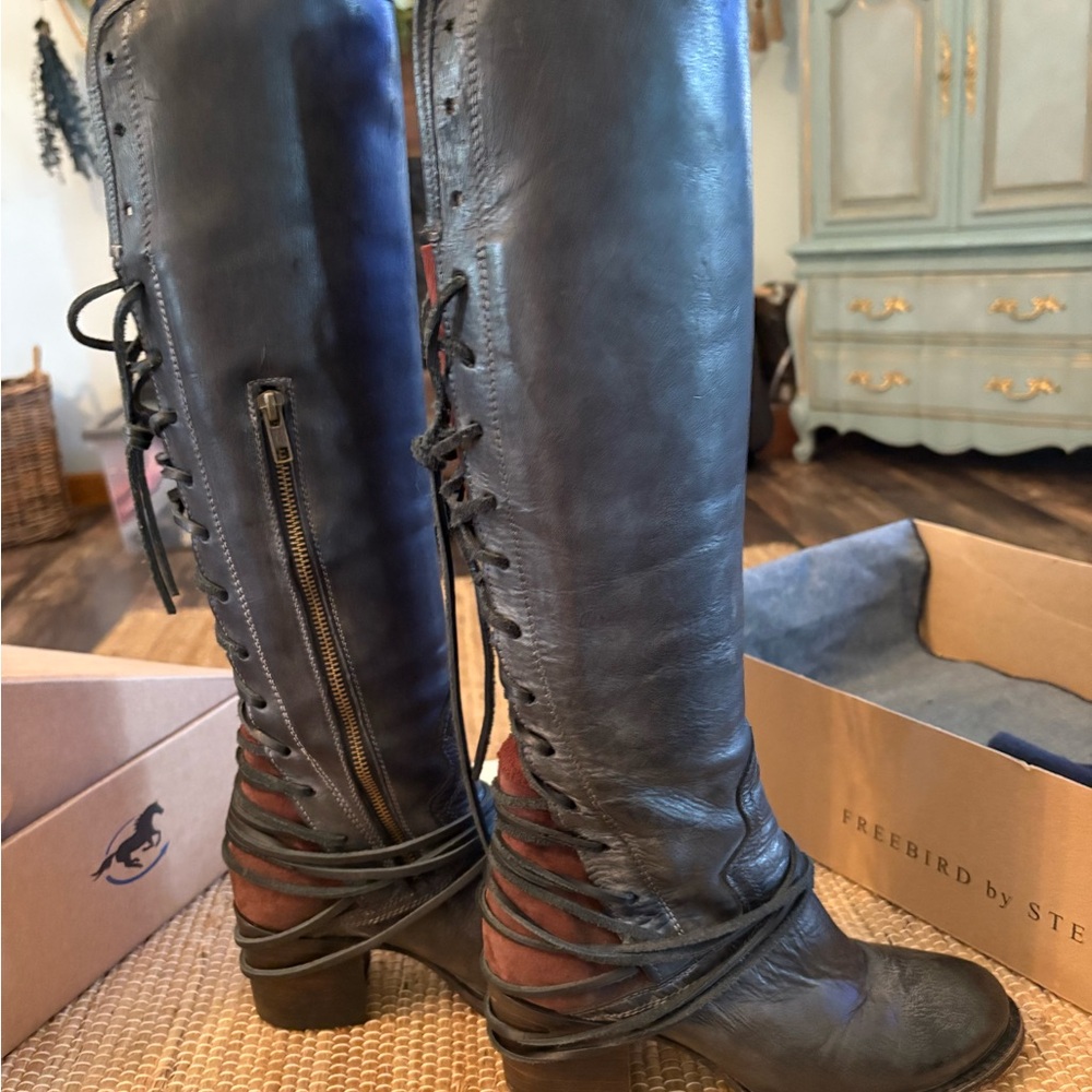 Freebird By Steven Coal Boots in black - Picture 6 of 15